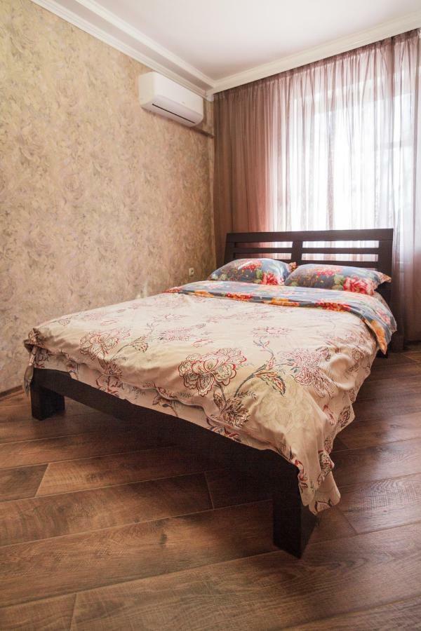 Apartment In Deribasovskay Street 20 敖德萨 外观 照片